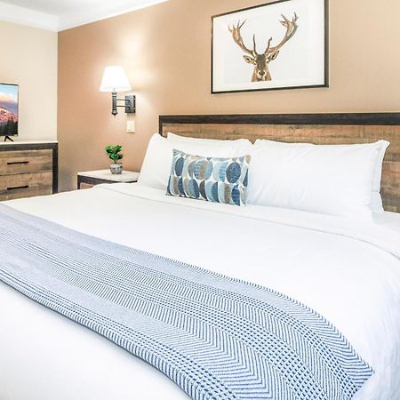 Inn At Mount Shasta Buitenkant foto