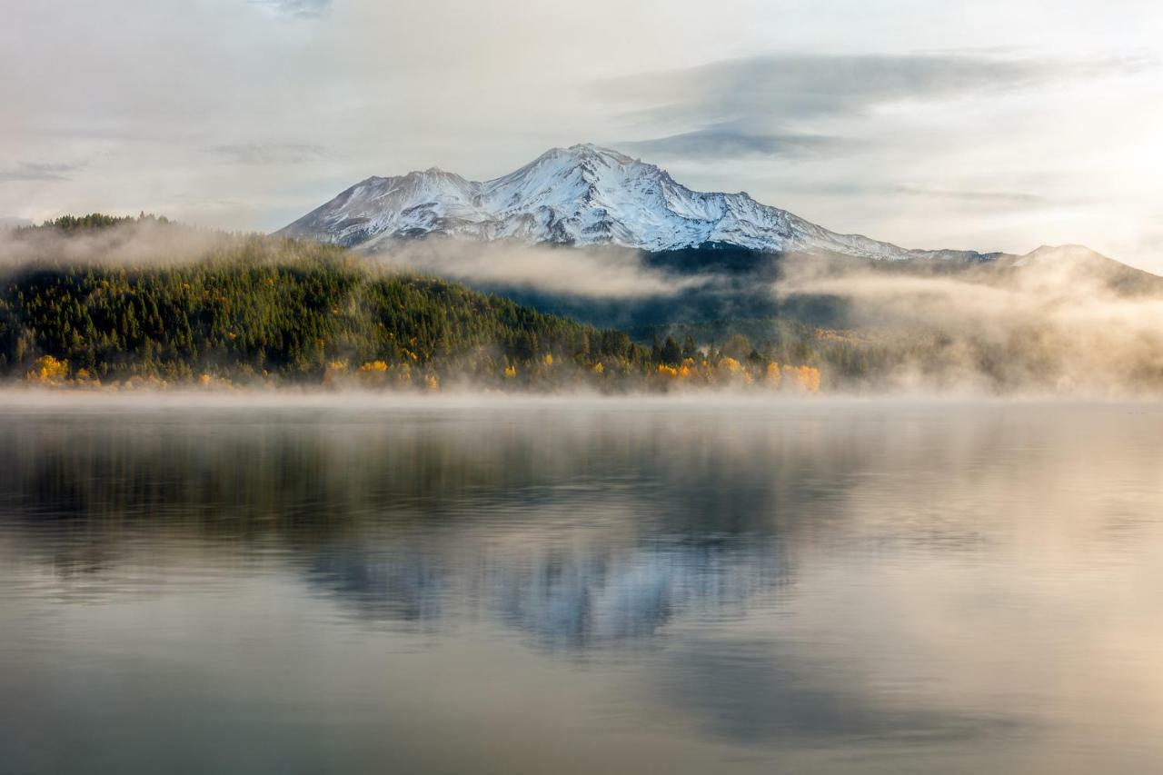 Inn At Mount Shasta Buitenkant foto